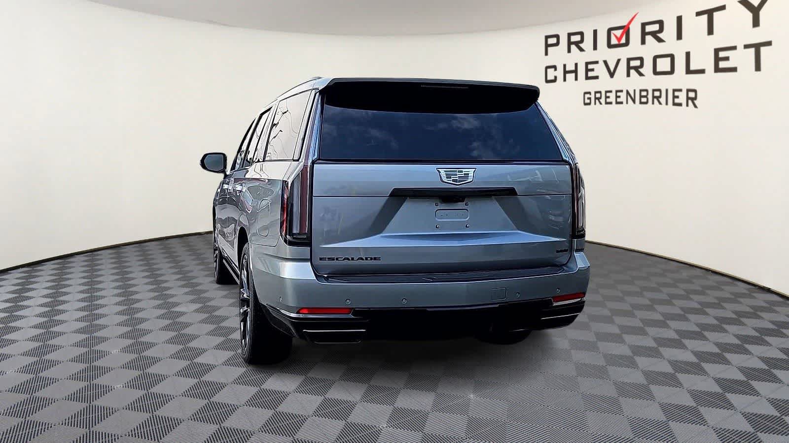 Used 2026 Cadillac Escalade Platinum Sport w/ LPO, ONYX Package AWD/4WD image 7