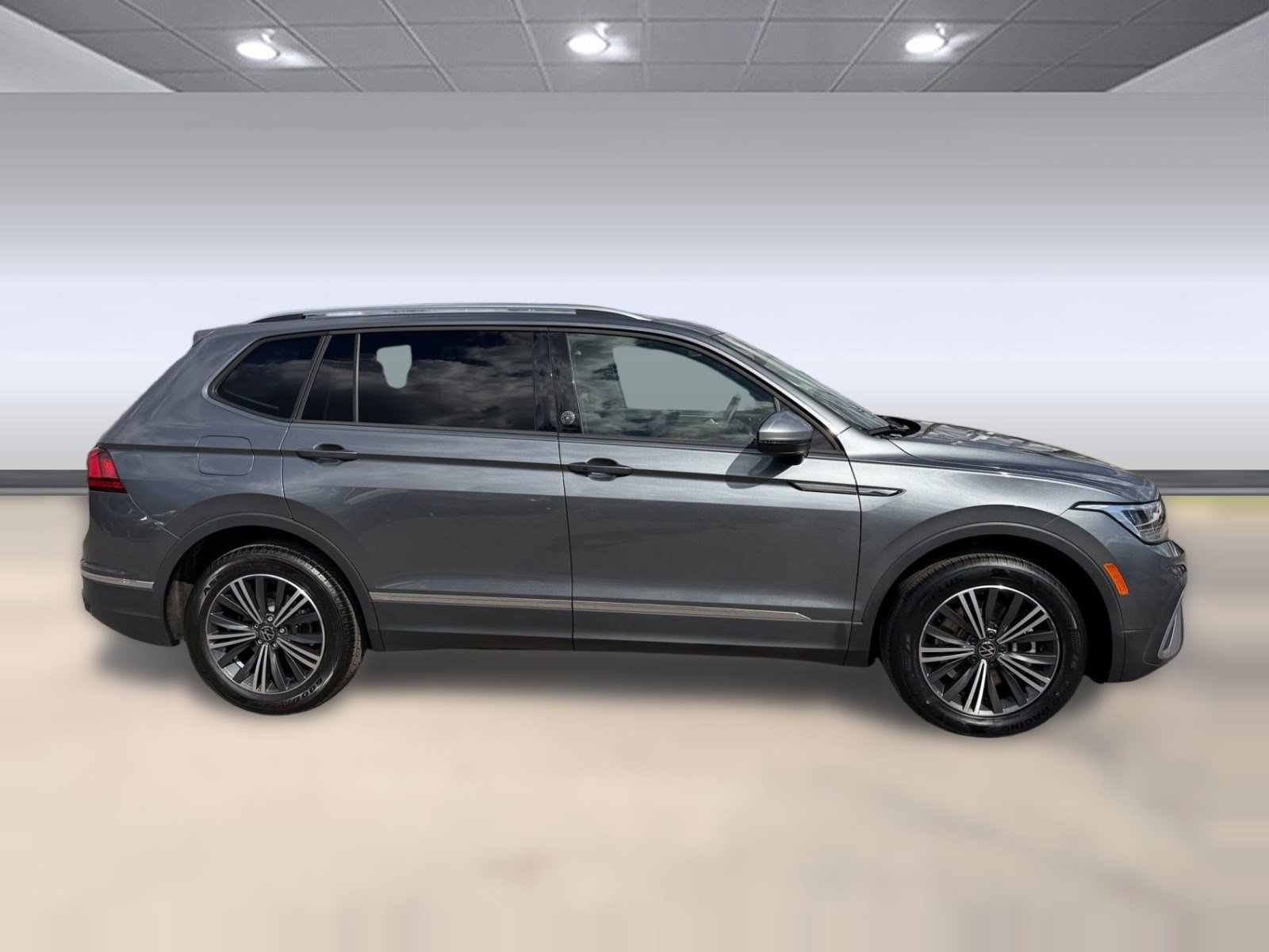 Used 2024 Volkswagen Tiguan Wolfsburg Edition image 8