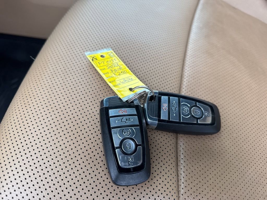 Used 2023 Ford F250 Lariat w/ Chrome Package image 40