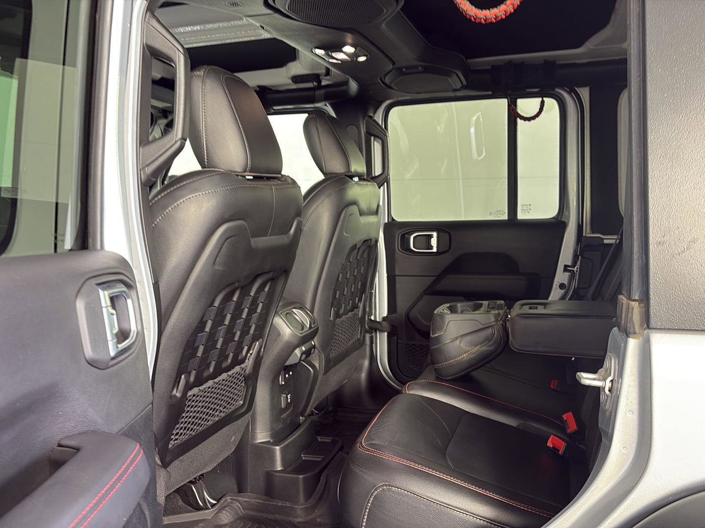 Used 2023 Jeep Wrangler Unlimited Rubicon AWD/4WD image 22