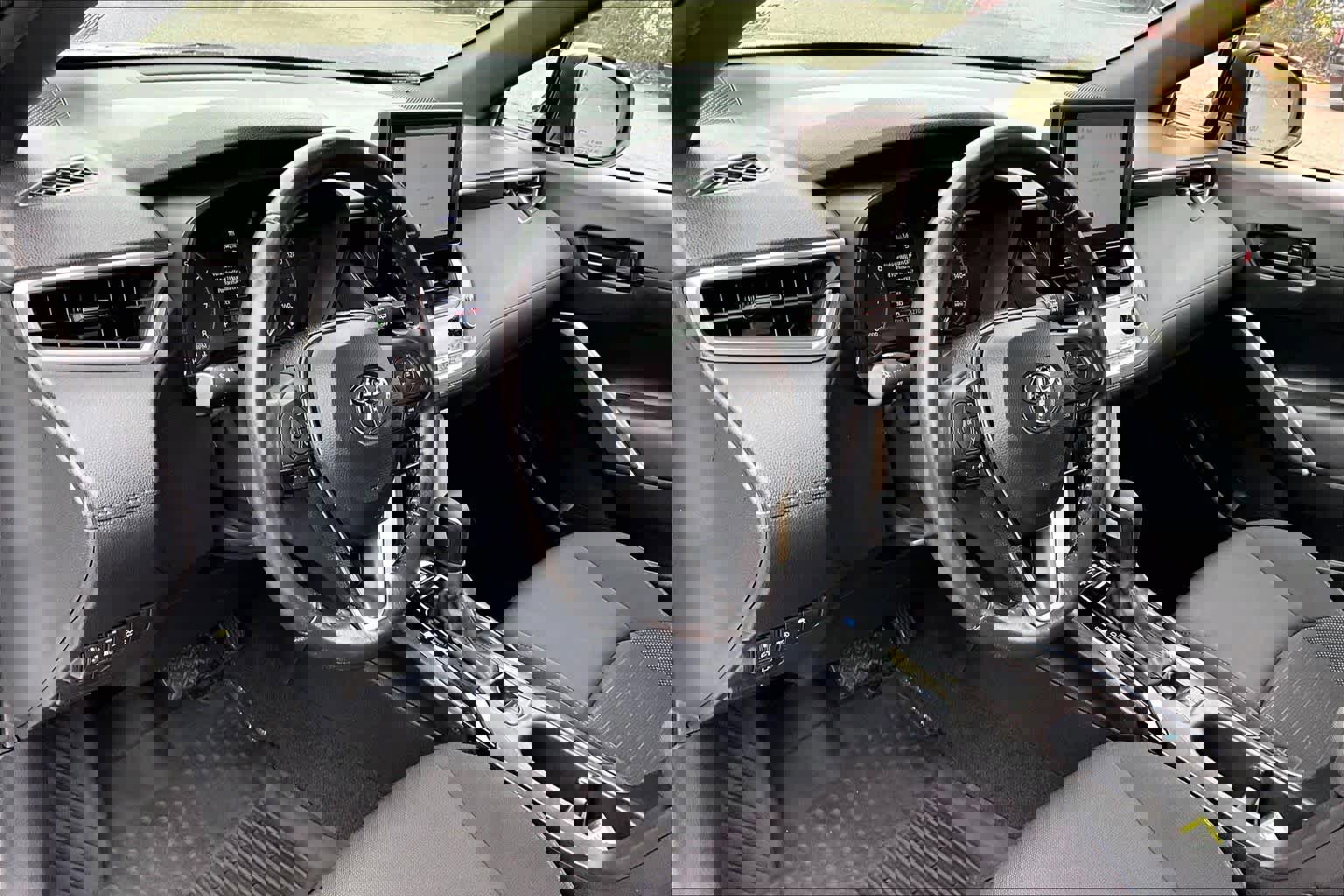 Certified 2024 Toyota Corolla Cross SE image 17