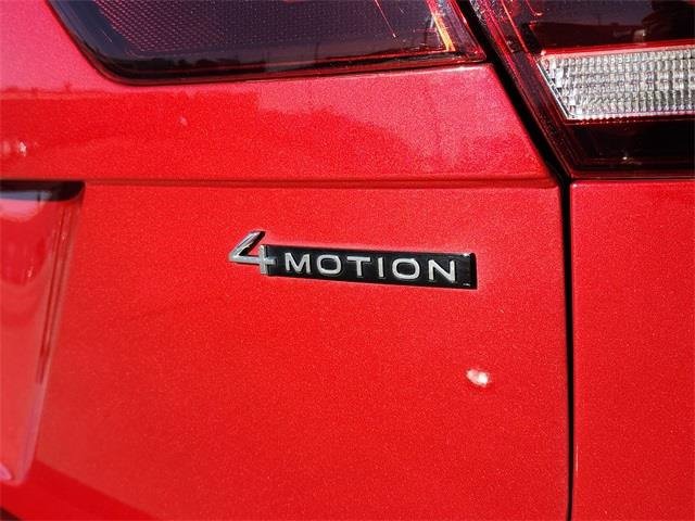 Certified 2024 Volkswagen Tiguan SE R-Line image 4