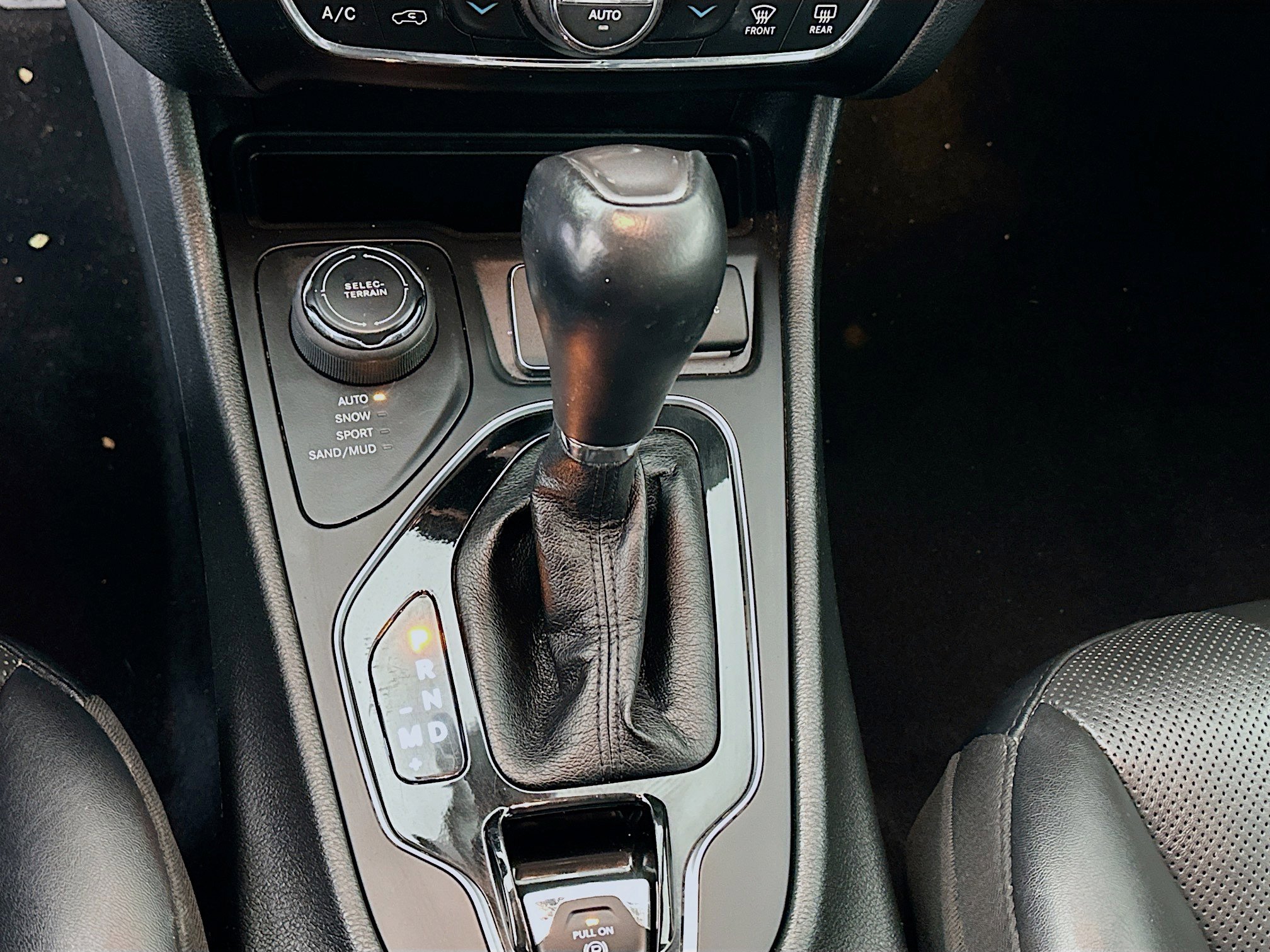 Used 2022 Jeep Cherokee Limited image 24