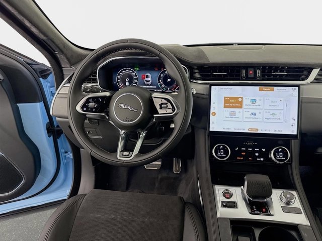 New 2026 Jaguar F-PACE SVR image 25