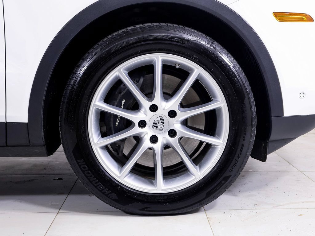Certified 2025 Porsche Cayenne AWD/4WD image 21