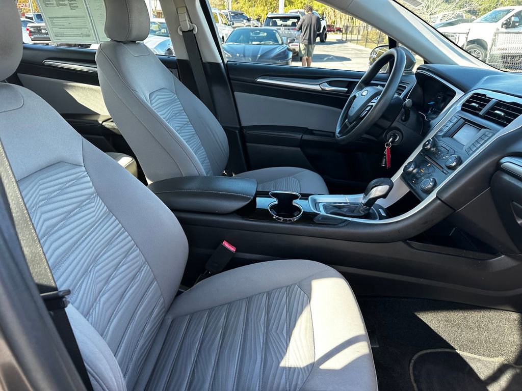 Used 2016 Ford Fusion S w/ Equipment Group 101A image 32