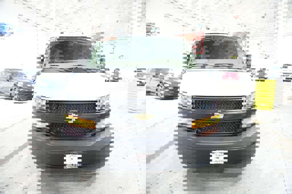 Used 2021 Chevrolet Express 3500 Extended w/ Driver Convenience Package image 3