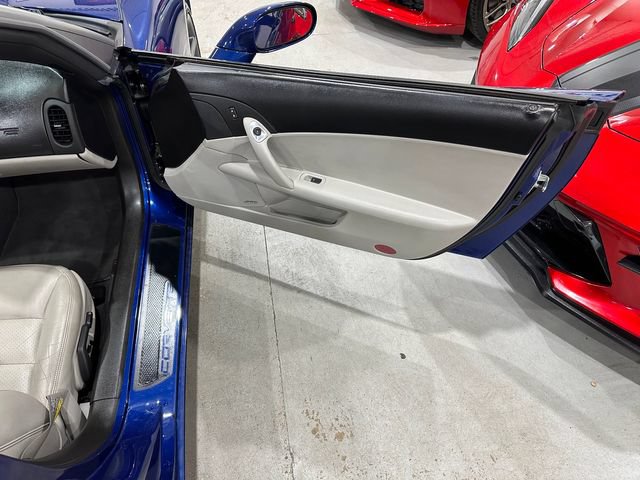 Used 2006 Chevrolet Corvette Convertible w/ Preferred Equipment Group RWD image 14