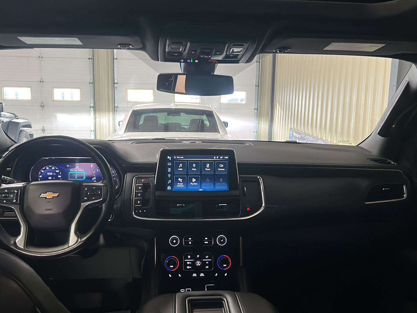 Used 2022 Chevrolet Suburban LT w/ Luxury Package image 21