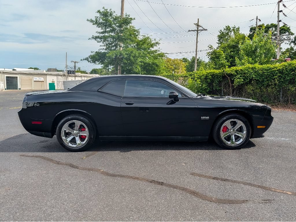 Used 2014 Dodge Challenger R/T RWD image 4