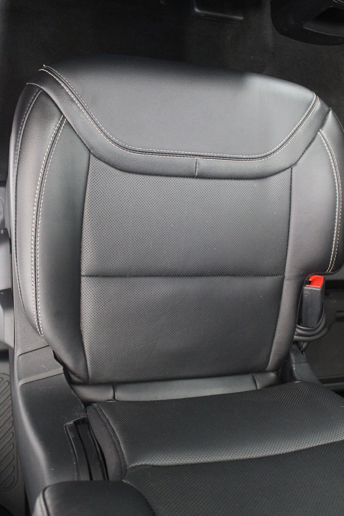 Used 2020 Ford Explorer ST w/ Premium Technology Package AWD/4WD image 16
