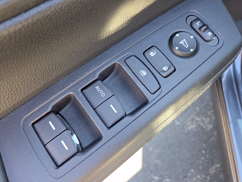 Used 2025 Honda CR-V LX image 29
