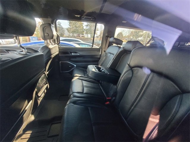 Used 2023 Jeep Wagoneer L Series II image 6