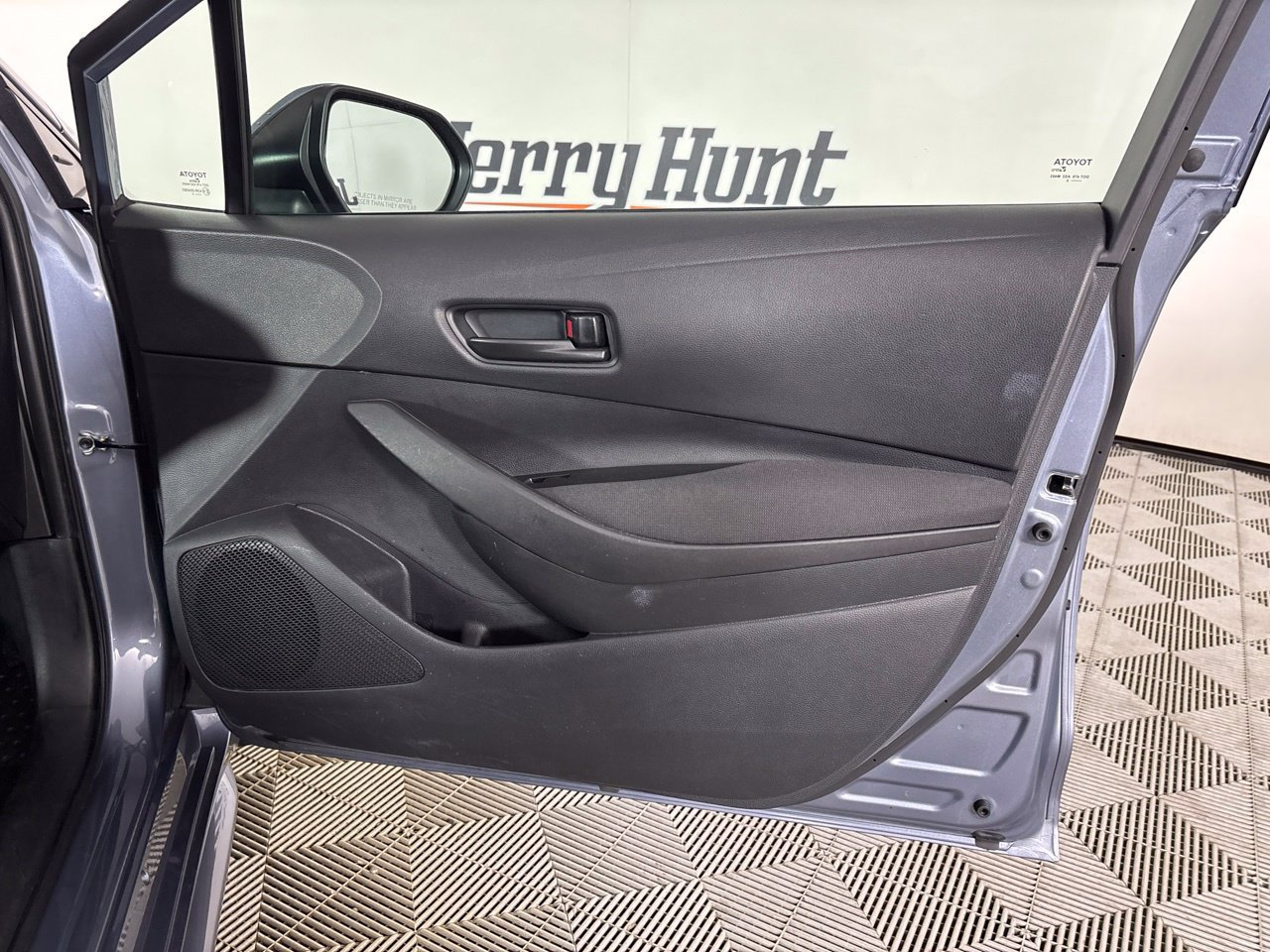 Used 2025 Toyota Corolla LE FWD image 27
