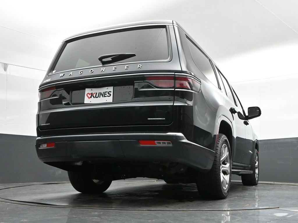 Used 2022 Jeep Wagoneer Series II AWD/4WD image 38