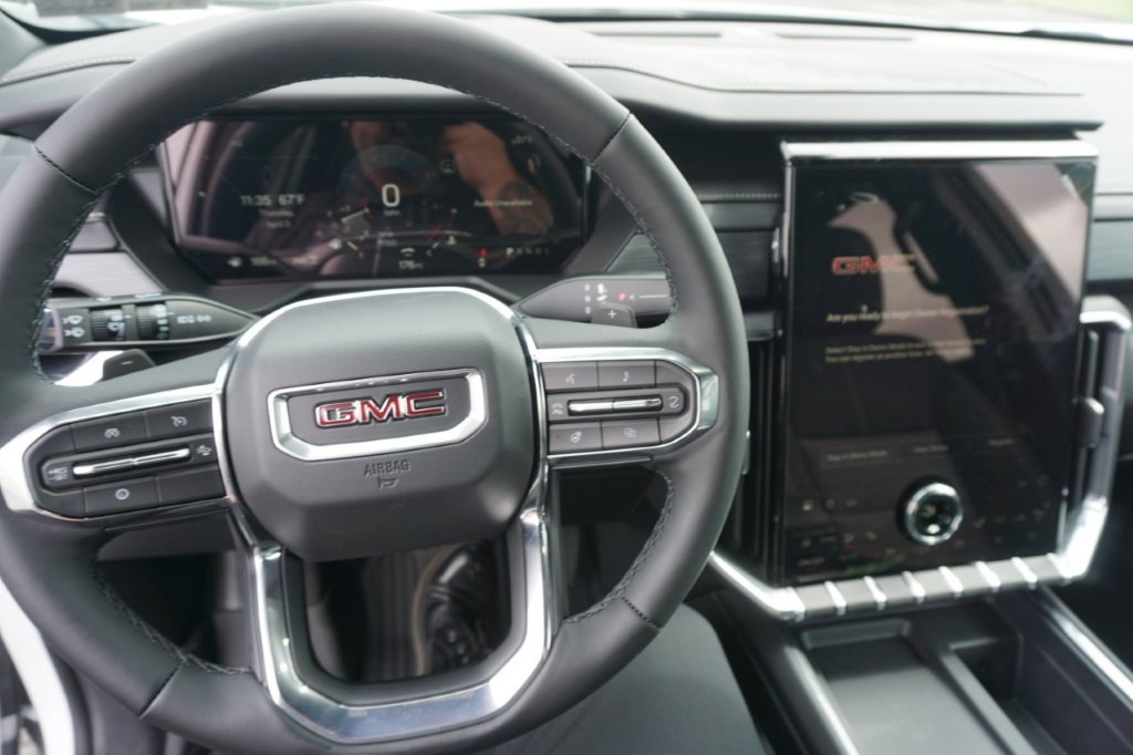 New 2025 GMC Acadia Elevation w/ LPO, Floor Liner Package image 18