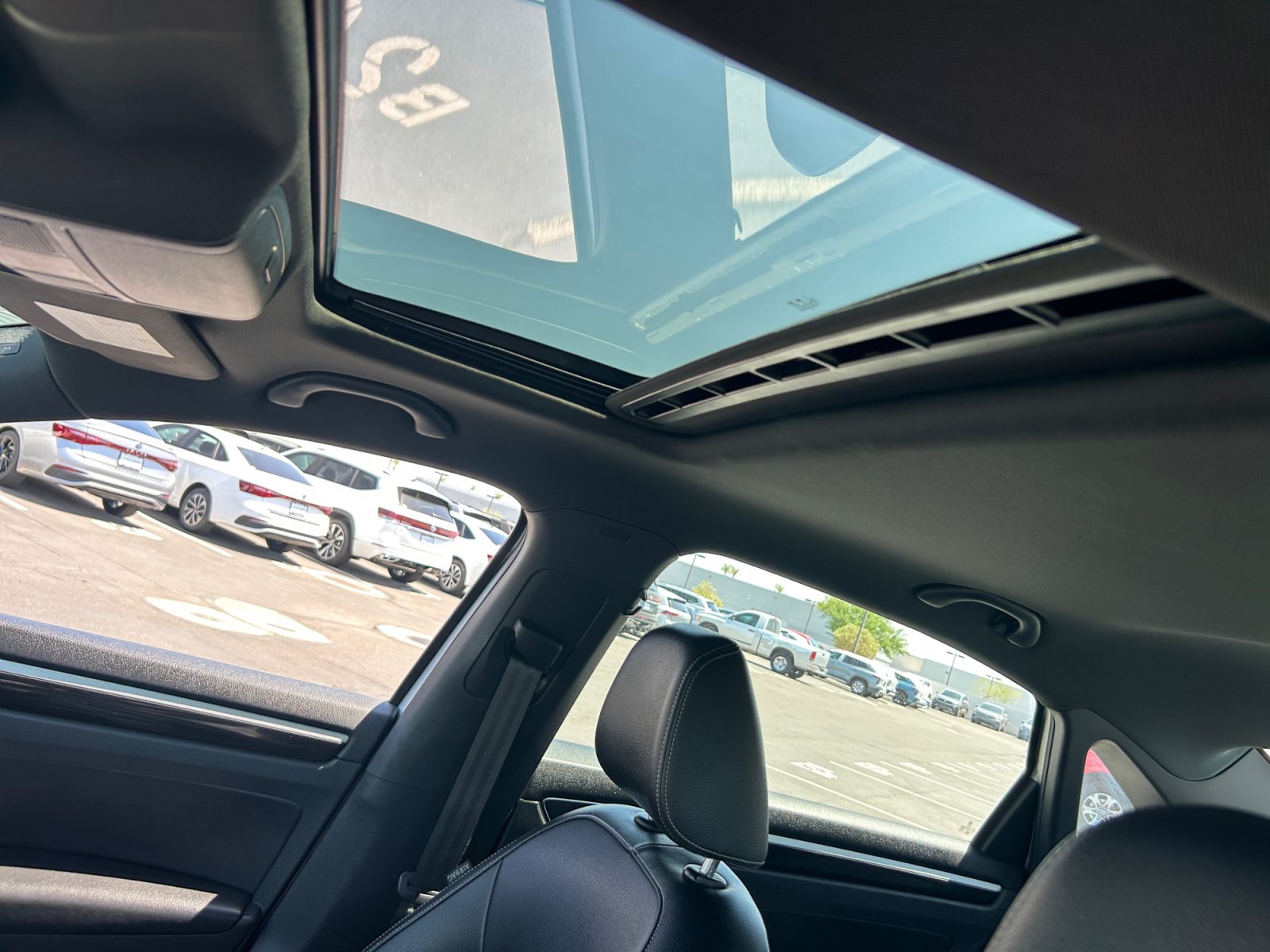 Used 2018 Volkswagen Passat GT FWD image 31