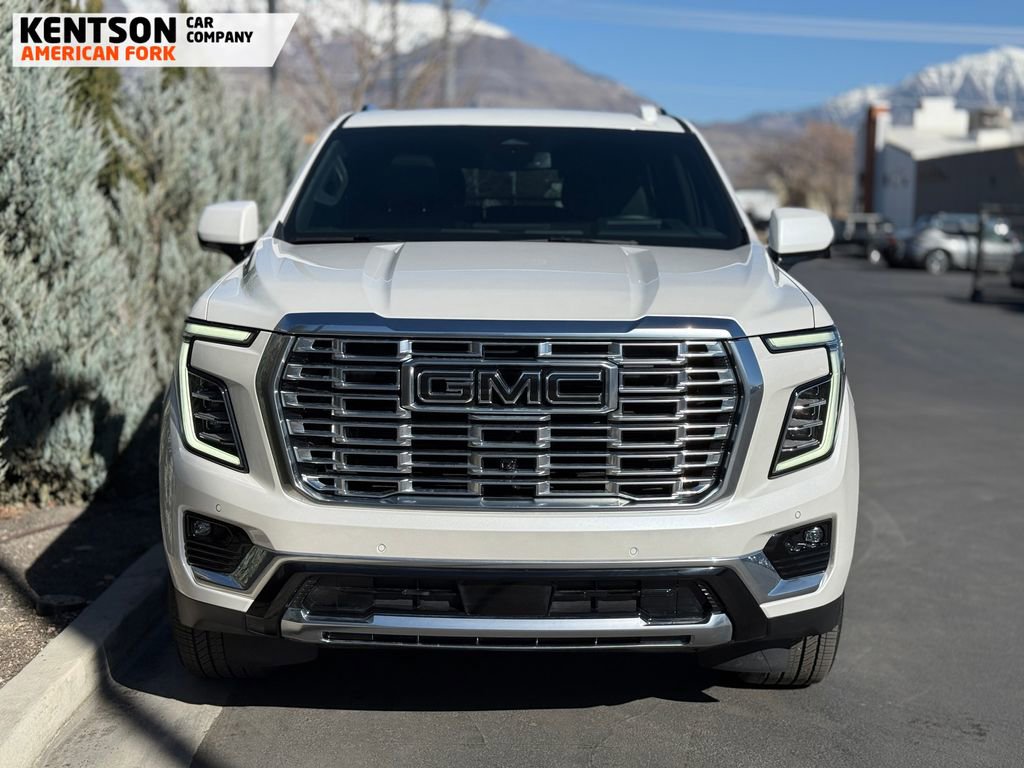 Used 2025 GMC Yukon Denali w/ Sun & Power Step Package image 2