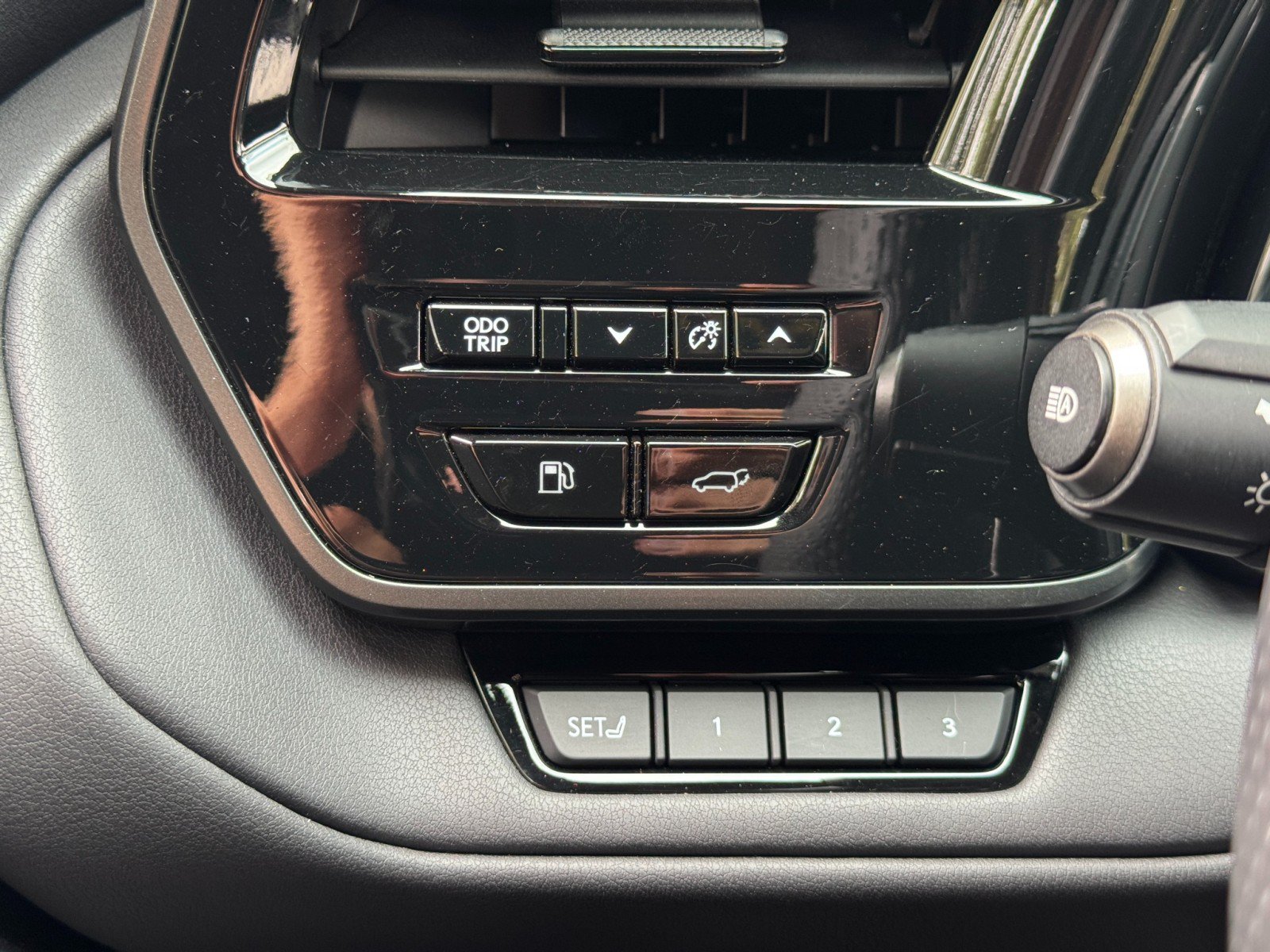 Used 2024 Lexus TX 500h AWD w/ Technology Package image 18