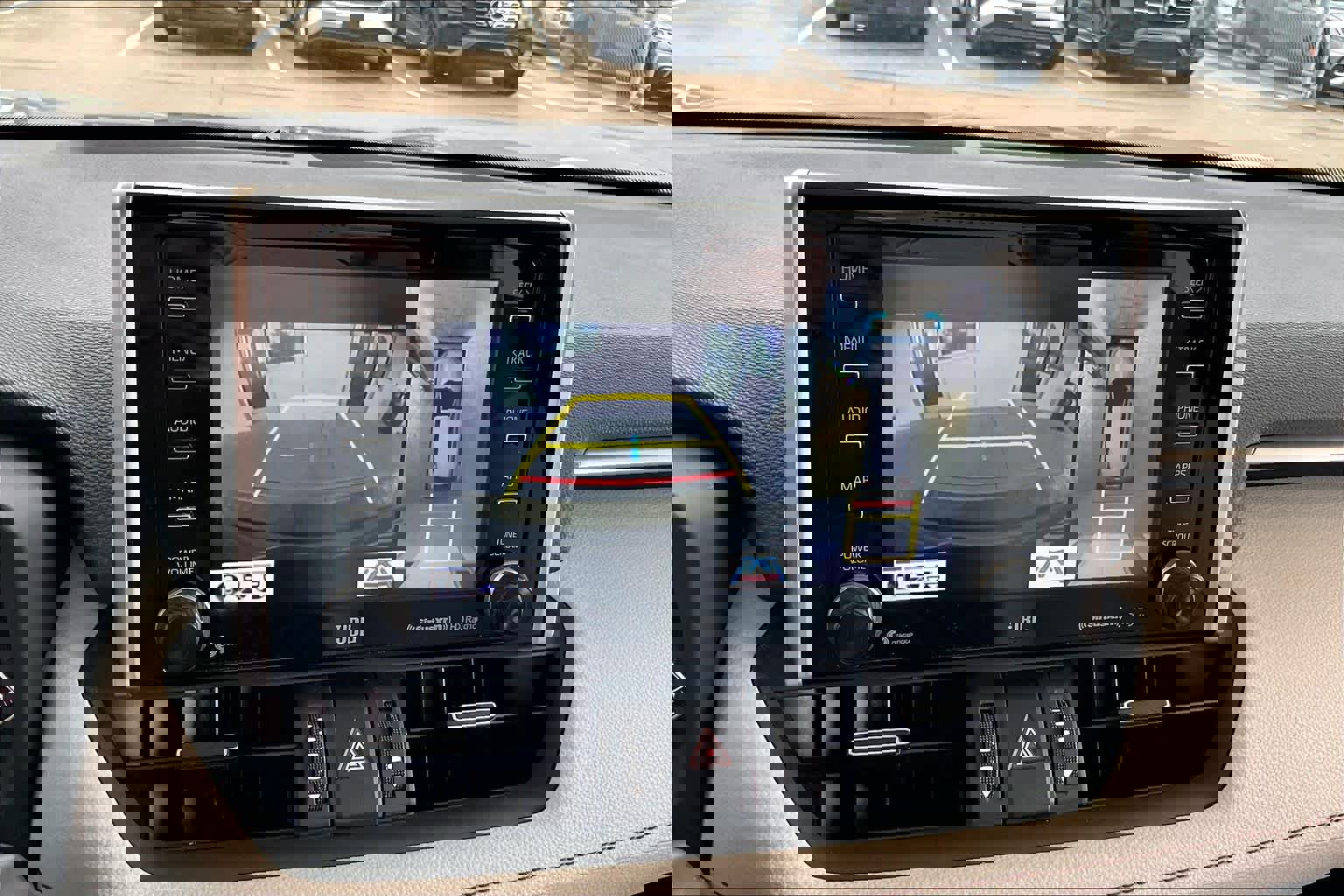 Used 2020 Toyota RAV4 Limited FWD image 25