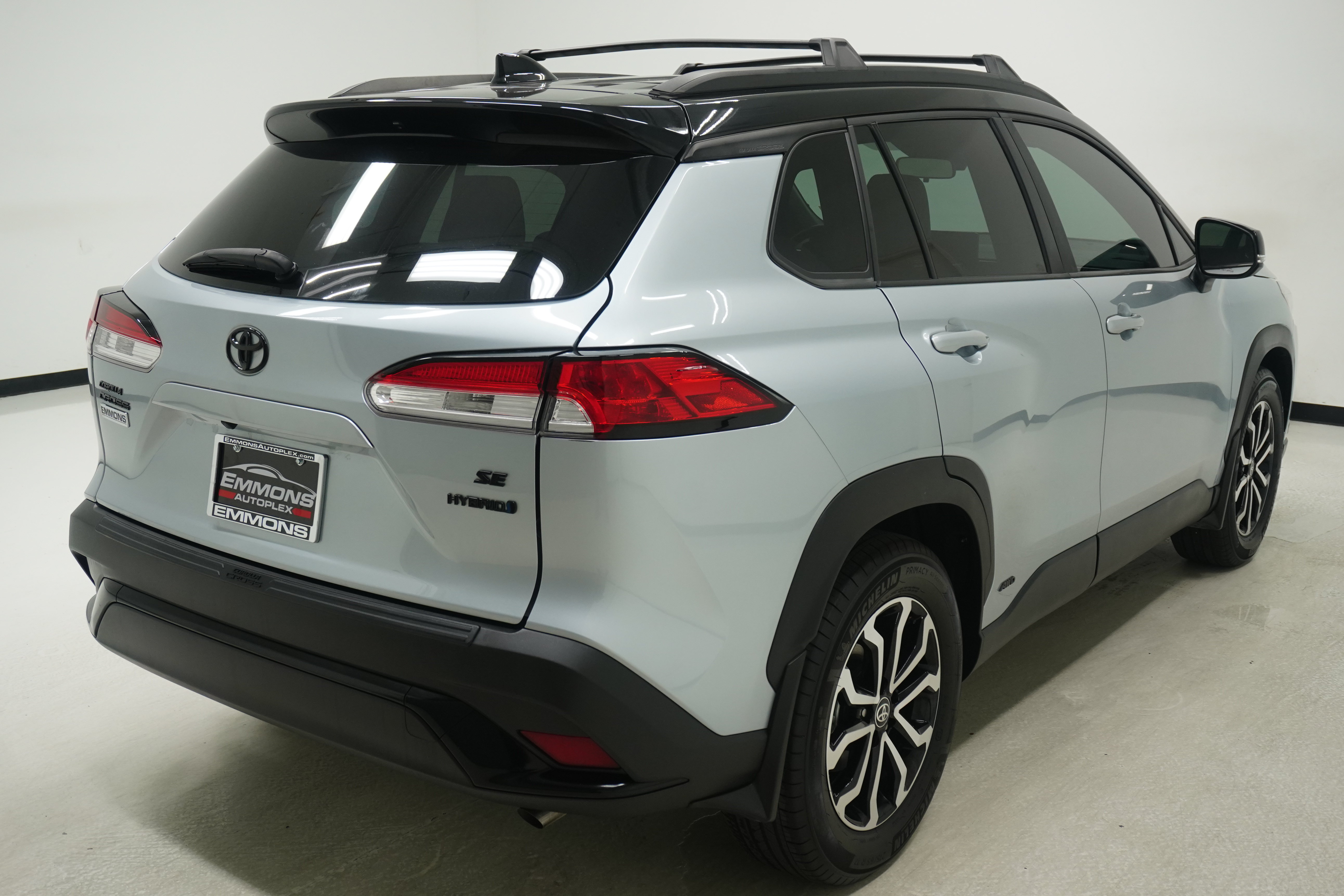 Used 2023 Toyota Corolla Cross AWD Hybrid w/ Moonroof Package image 4