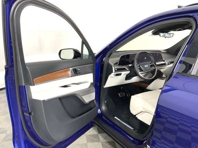 New 2026 Cadillac Vistiq Sport w/ LPO, Floor Liner Package image 23