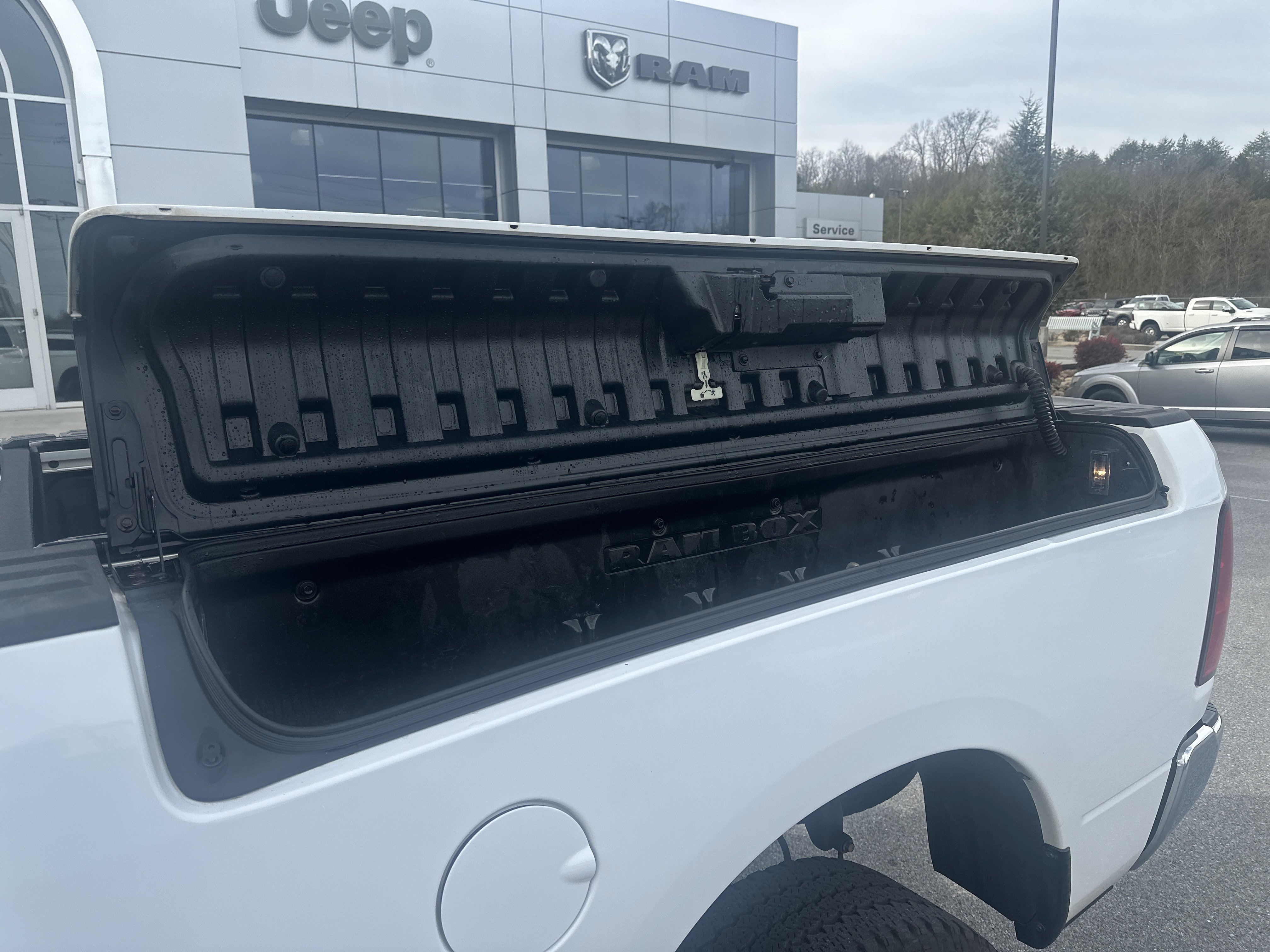 Used 2016 RAM 2500 Tradesman w/ Chrome Appearance Group image 23