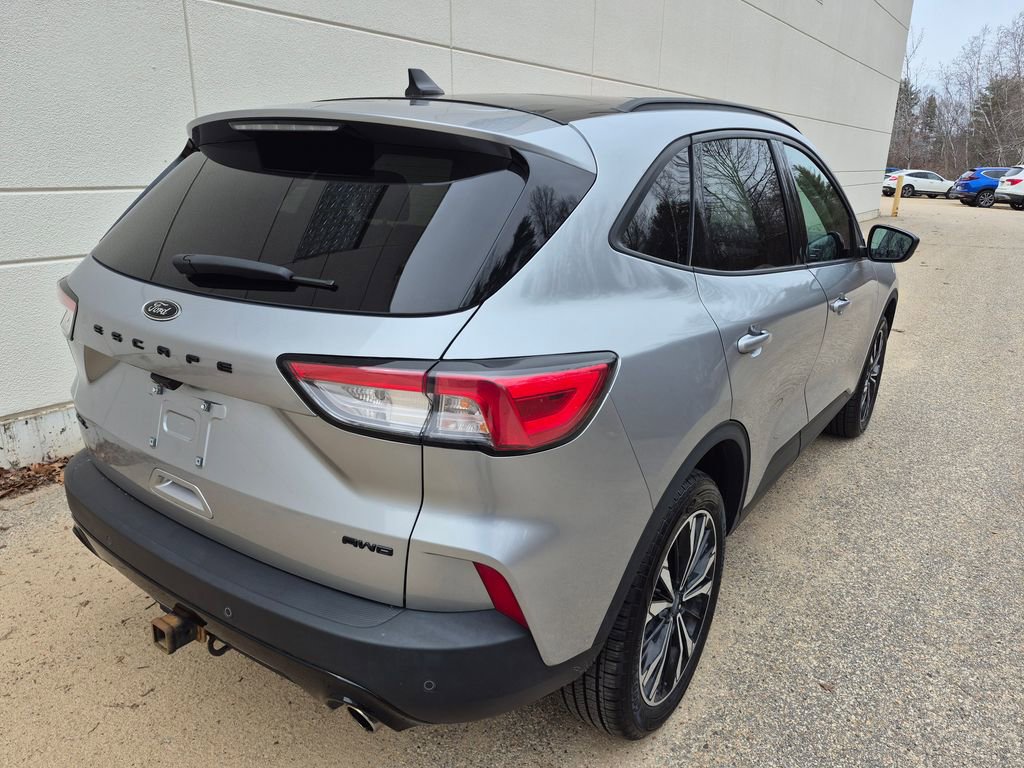 Certified 2022 Ford Escape SEL w/ SEL Stealth AWD Package image 4