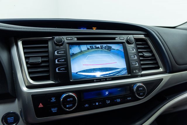 Used 2016 Toyota Highlander XLE image 18