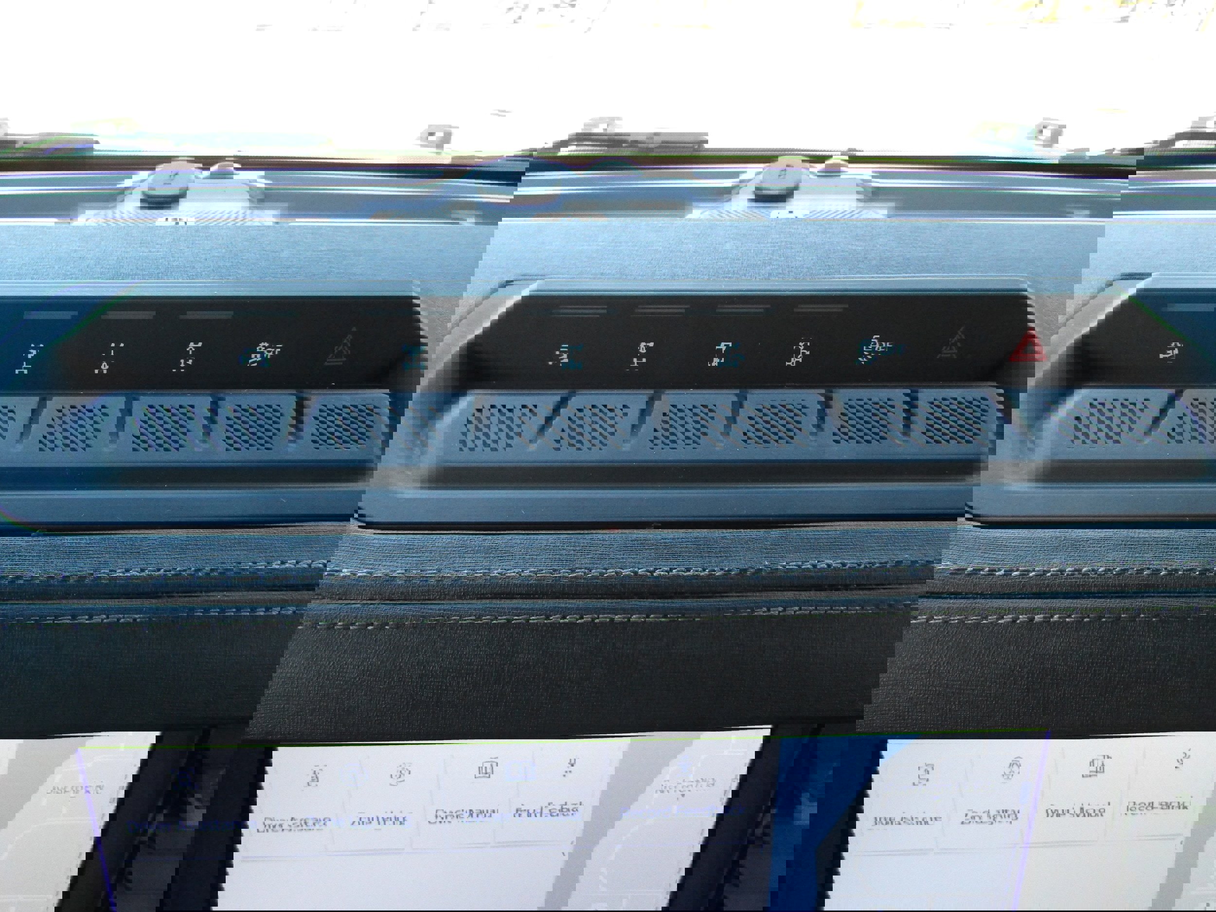 Used 2025 Ford Bronco Badlands image 27