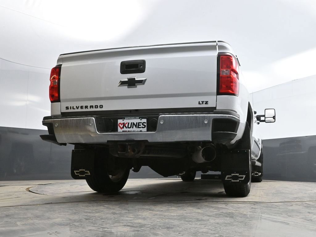Used 2019 Chevrolet Silverado 2500 LTZ w/ LTZ Plus Package image 34