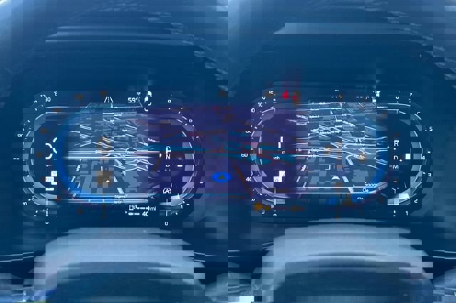 Used 2023 Volvo XC40 B4 Ultimate image 28