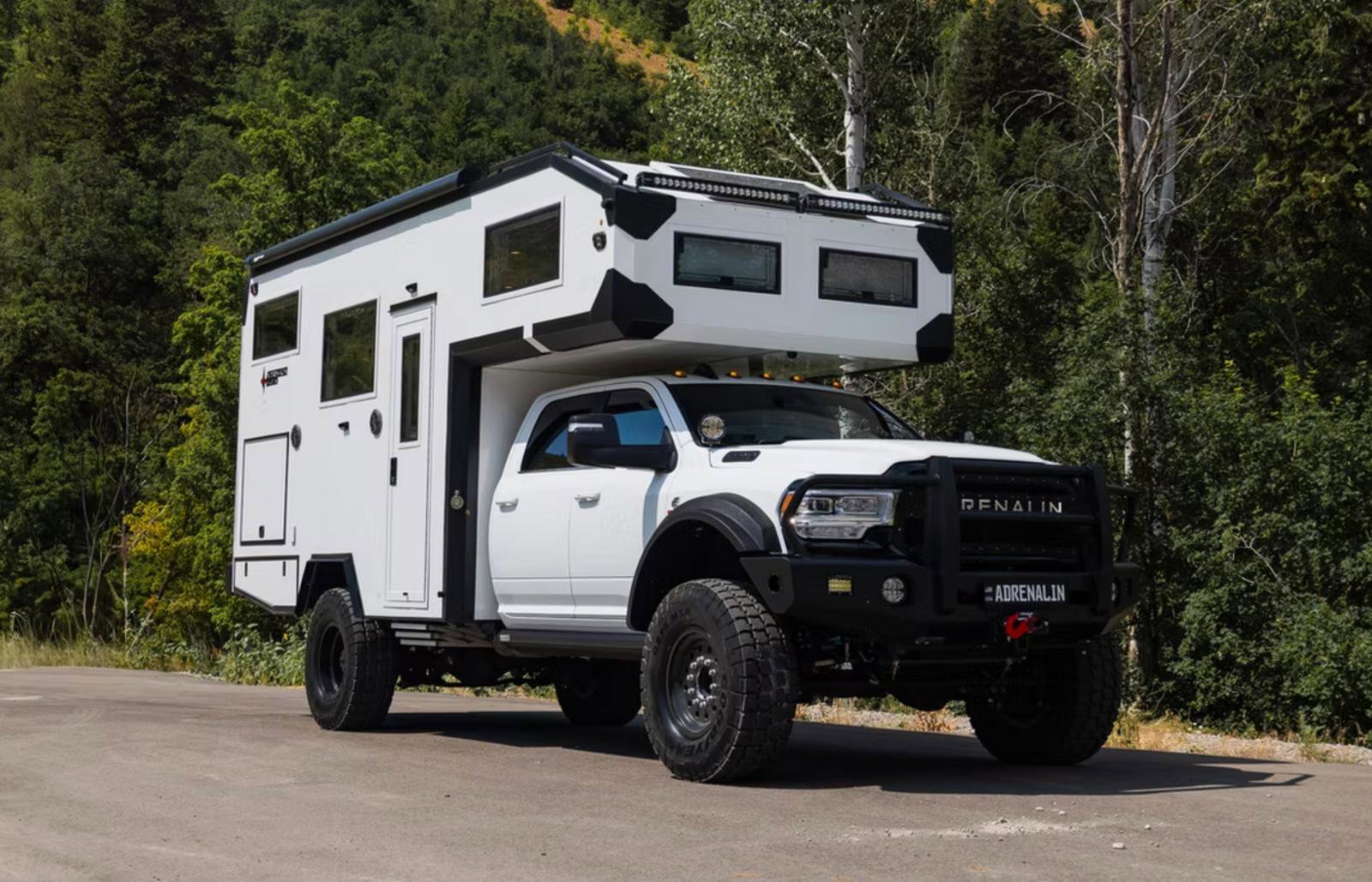 Used 2024 RAM 5500 4x4 Crew Cab image 1