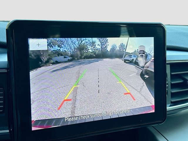 Used 2024 Ford Explorer XLT w/ Equipment Group 202A image 31