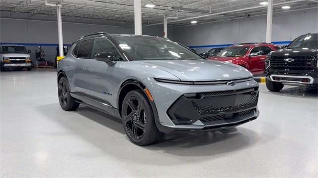 New 2026 Chevrolet Equinox EV RS image 2