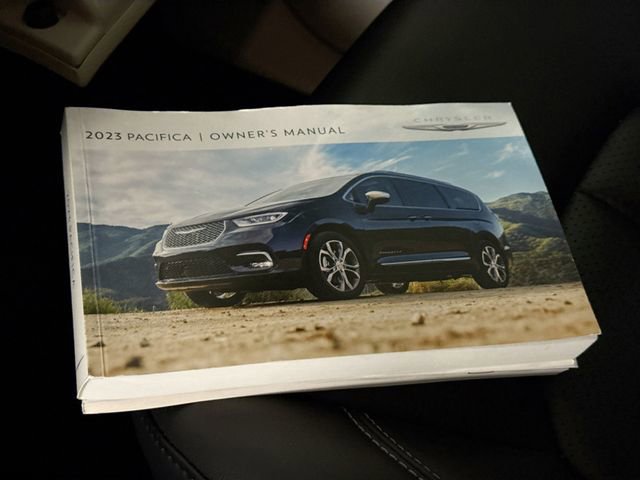 Used 2023 Chrysler Pacifica Touring-L image 52