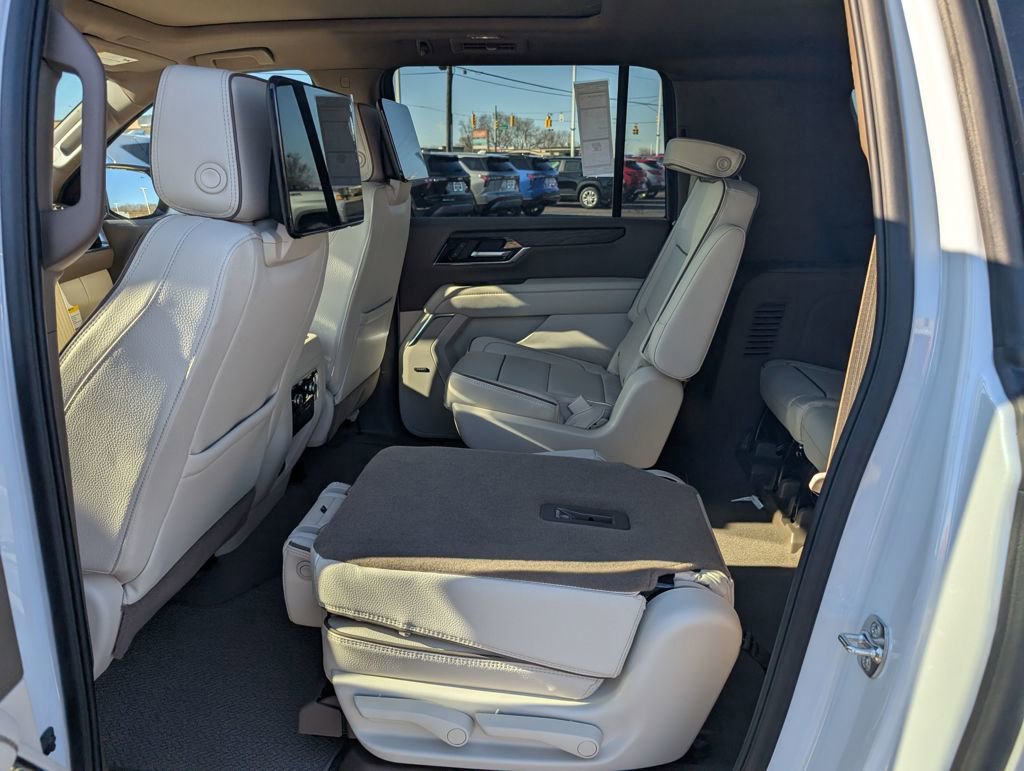 New 2026 GMC Yukon XL Denali w/ Denali Reserve Package image 9