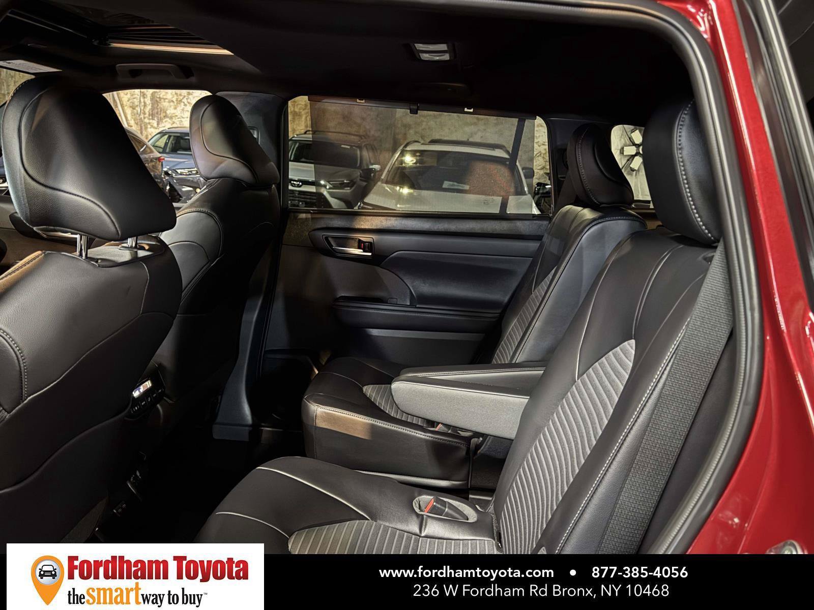 Used 2023 Toyota Highlander XSE AWD/4WD image 12