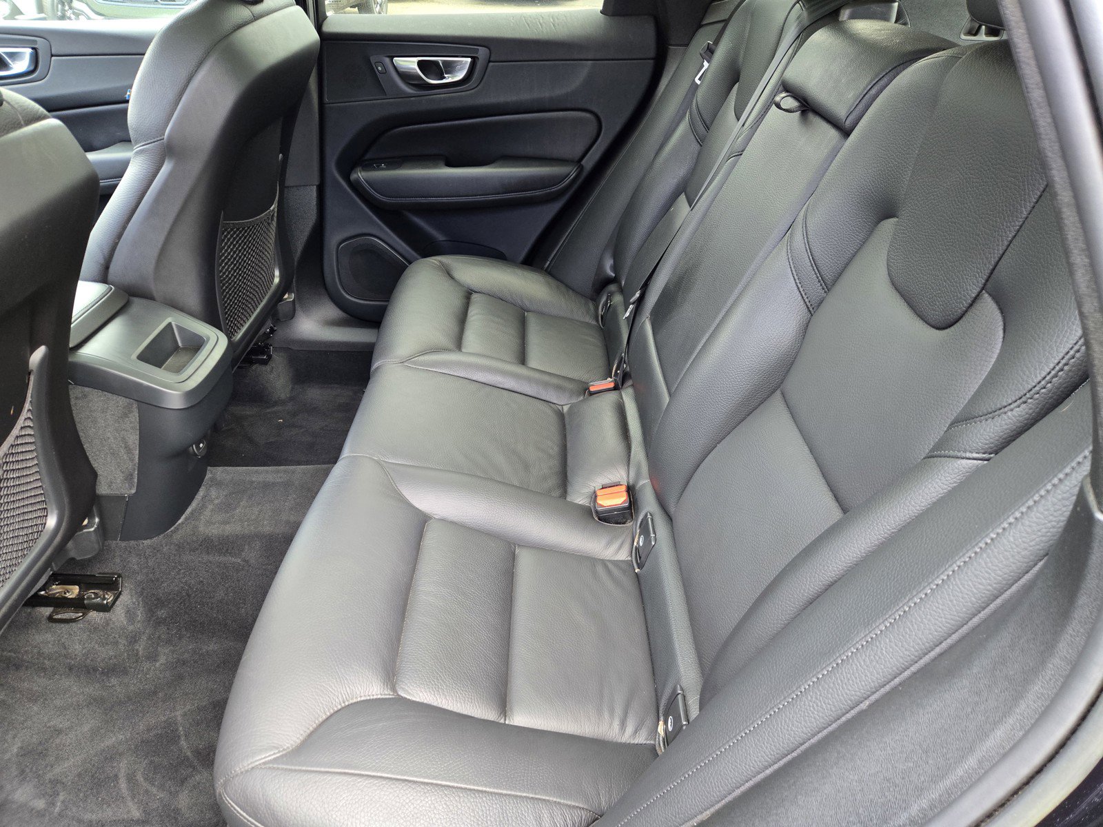 Used 2023 Volvo XC60 B5 Plus FWD image 12