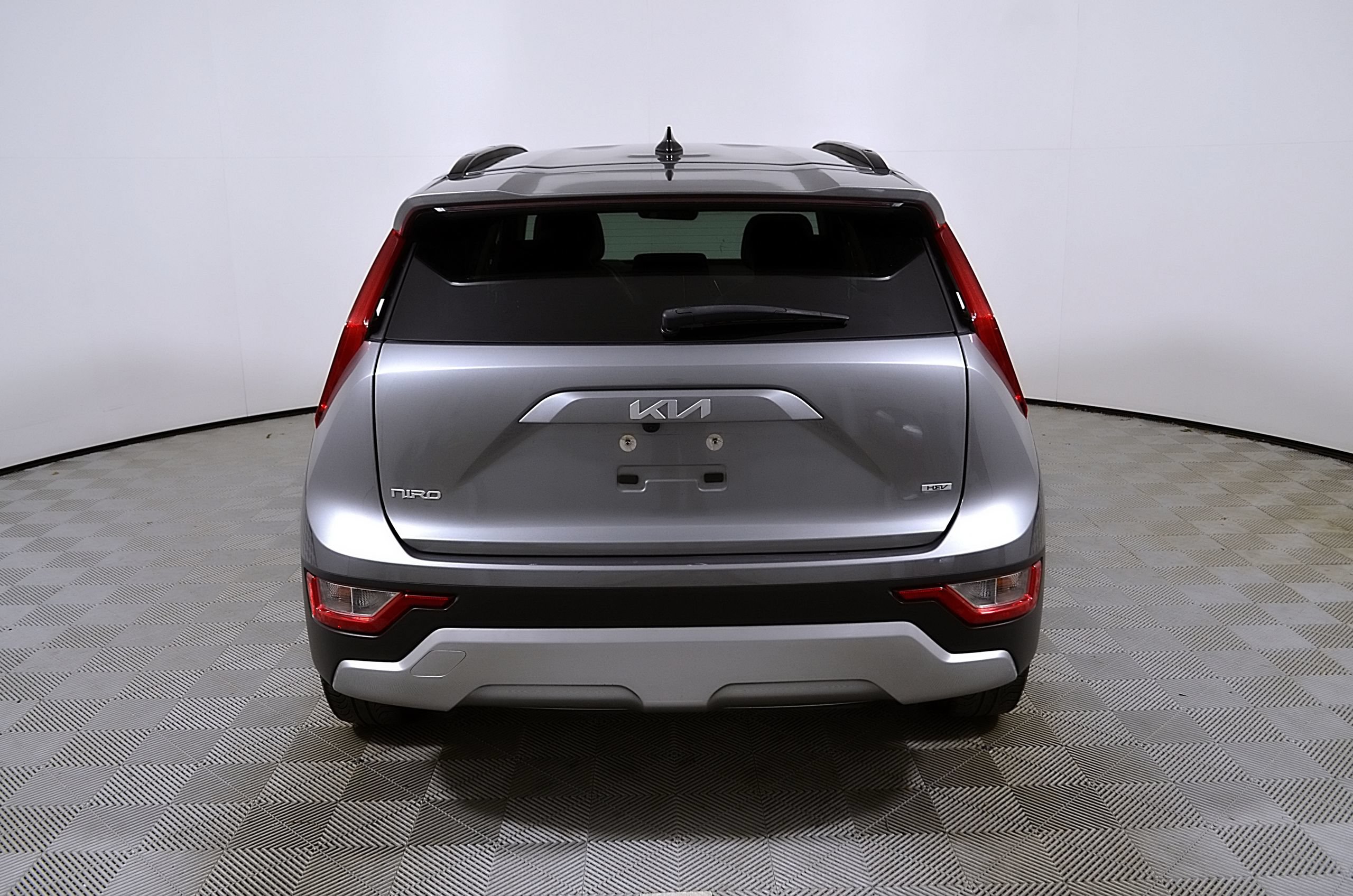 Used 2023 Kia Niro LX FWD image 8