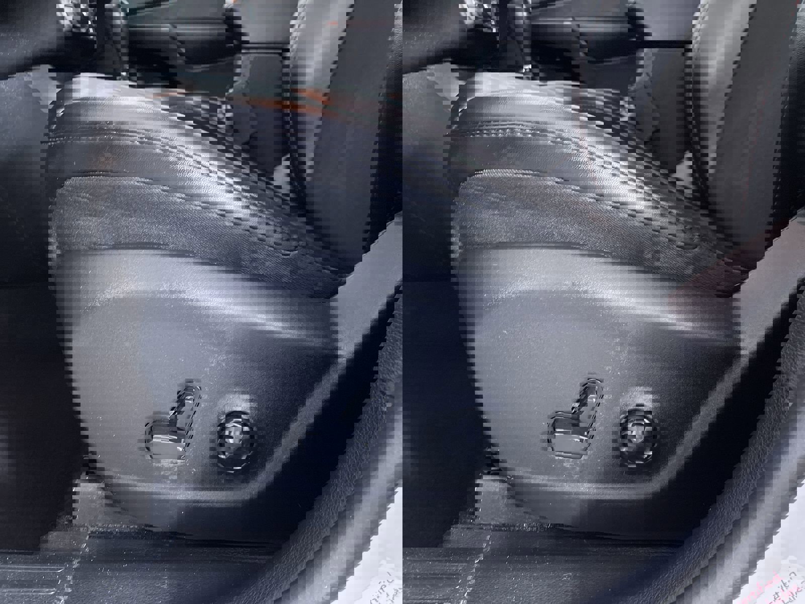 Used 2019 Jeep Cherokee Trailhawk image 13