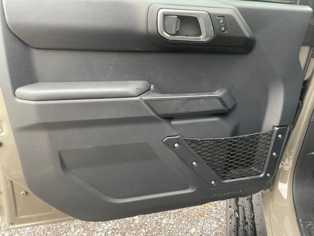New 2025 Ford Bronco Outer Banks w/ Black Appearance Package image 11