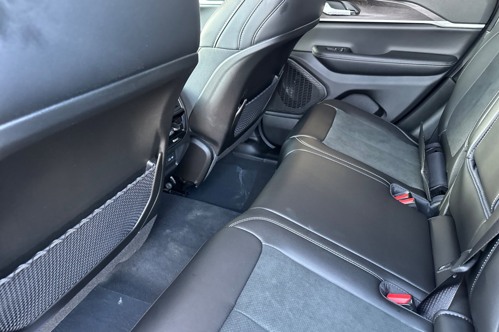 New 2026 Jeep Grand Cherokee Altitude AWD/4WD image 11