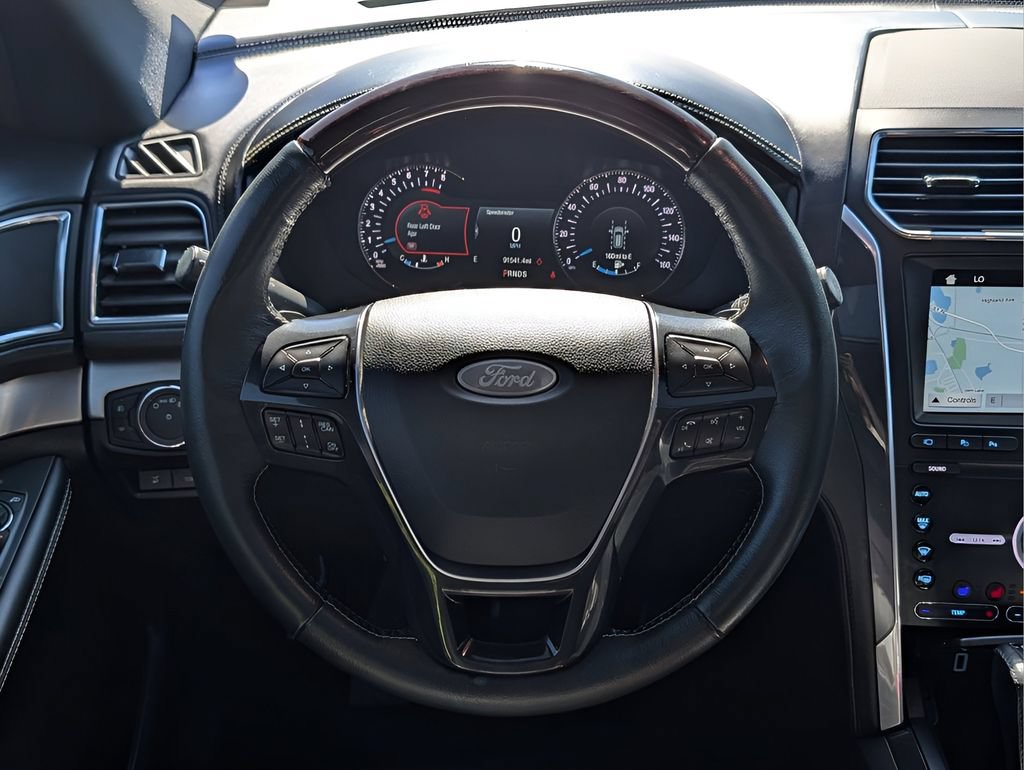 Used 2019 Ford Explorer Platinum AWD/4WD image 14