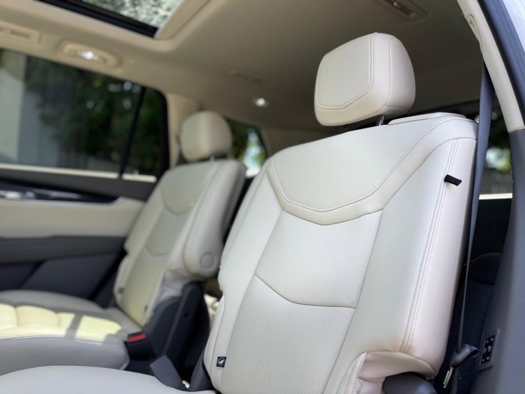 Used 2023 Cadillac XT6 Premium Luxury w/ LPO, Floor Liner Package AWD/4WD image 24
