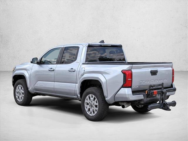 Used 2025 Toyota Tacoma SR5 AWD/4WD image 5