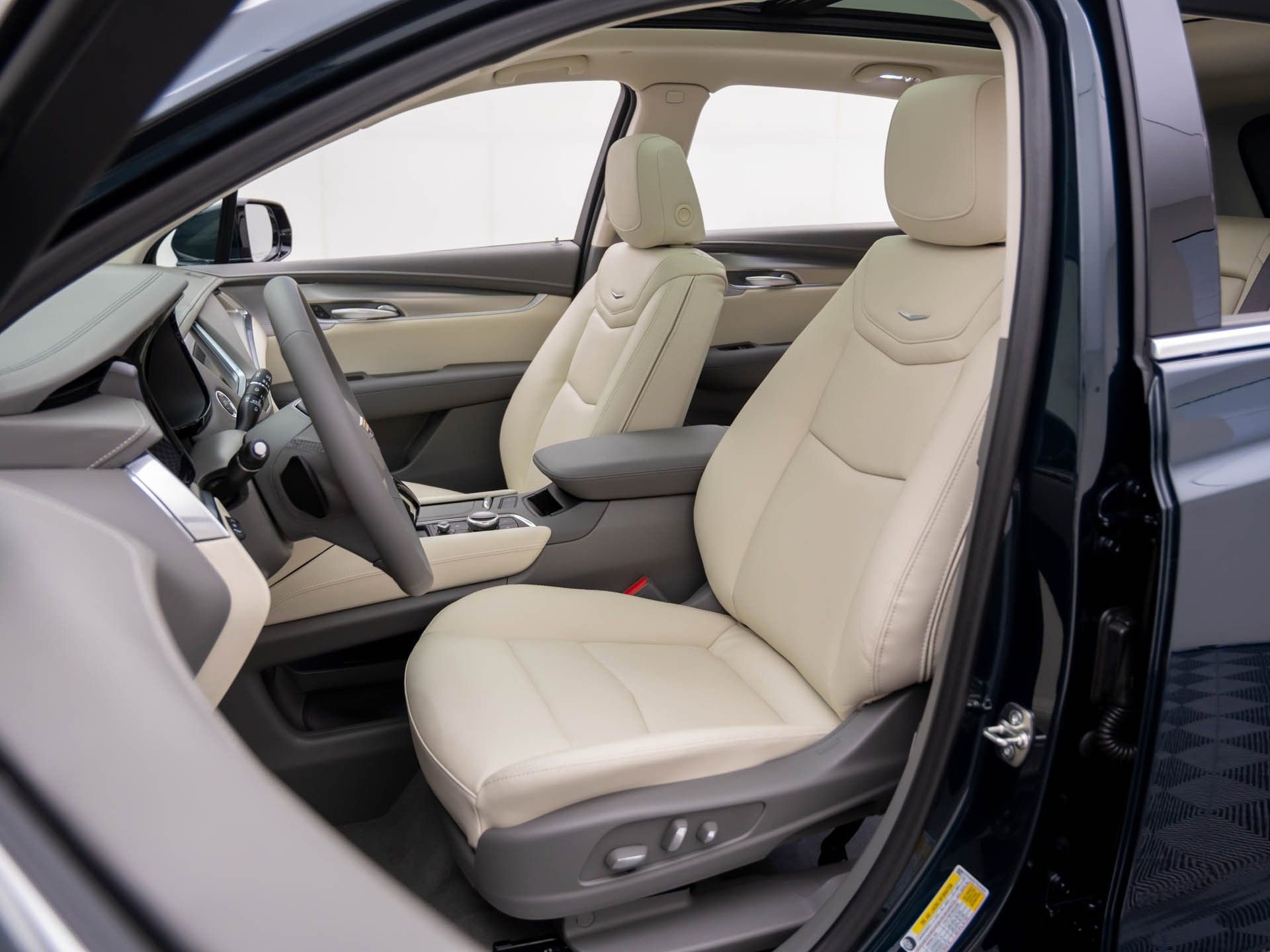 New 2026 Cadillac XT5 Premium Luxury w/ Driver Assist Package image 10