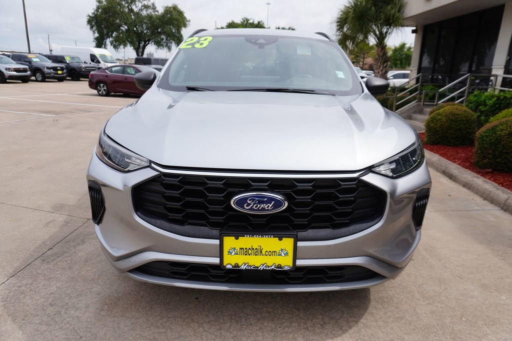Used 2023 Ford Escape ST-Line w/ Tech Pack #1 FWD image 2