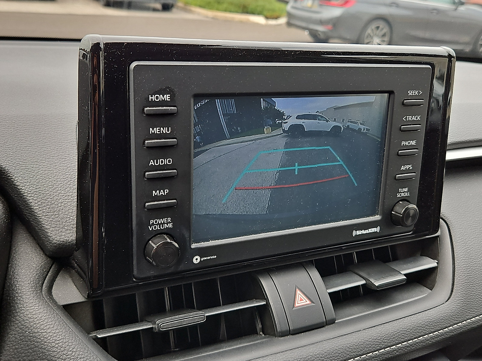 Used 2021 Toyota RAV4 XLE AWD/4WD image 17