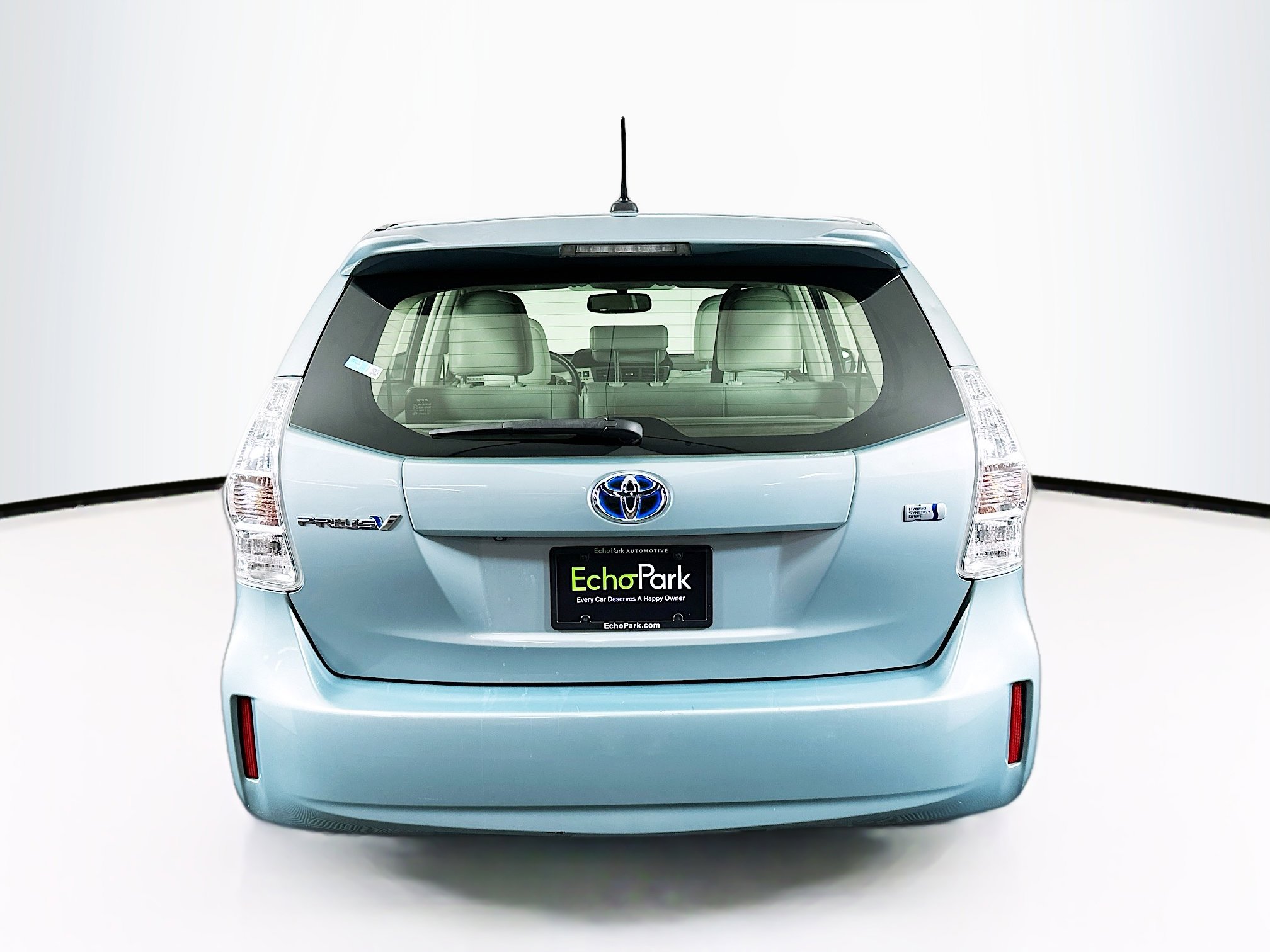 Used 2014 Toyota Prius V Five image 7